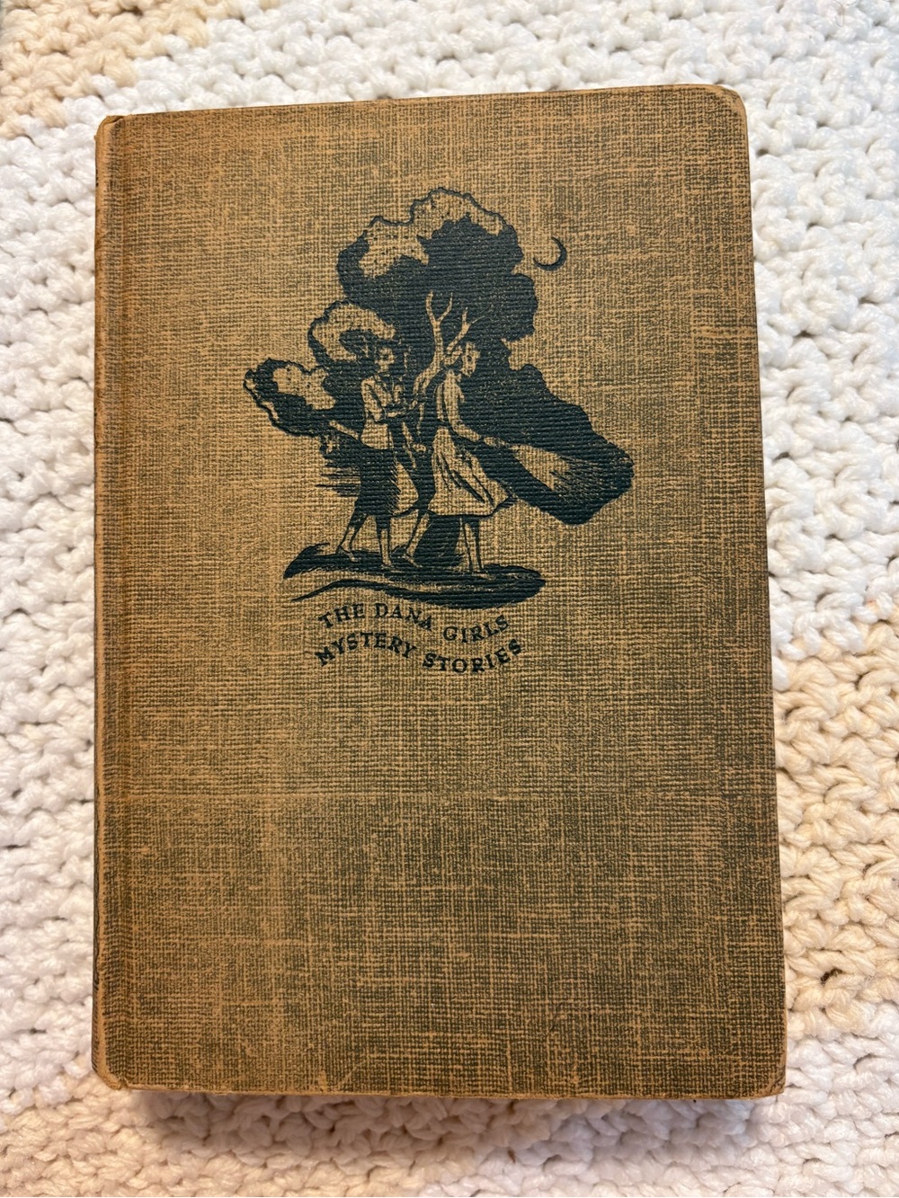 1937 Vintage The Dana Girls Mystery Stories 
The Circle of Footprints